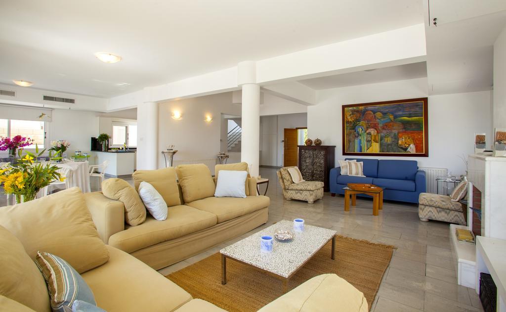 Meneou Beachfront Villa Sunset Bahçalar Oda fotoğraf
