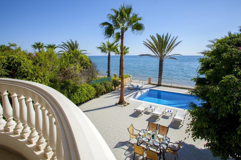 Meneou Beachfront Villa Sunset Bahçalar Oda fotoğraf