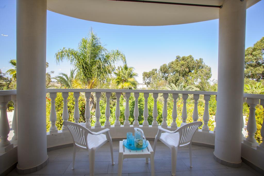 Meneou Beachfront Villa Sunset Bahçalar Oda fotoğraf
