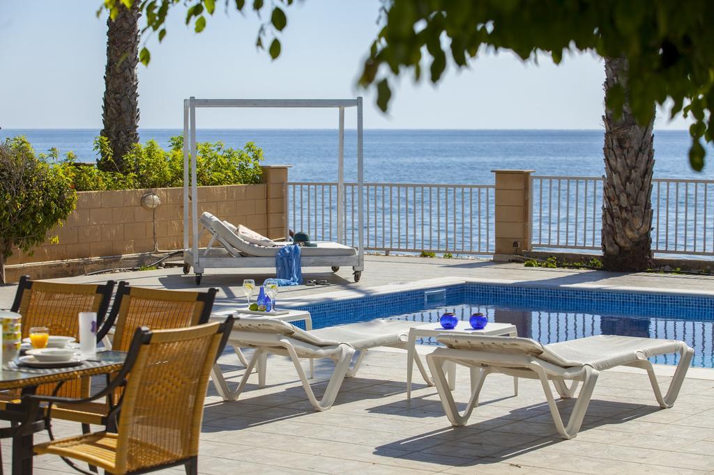 Meneou Beachfront Villa Sunset Bahçalar Oda fotoğraf