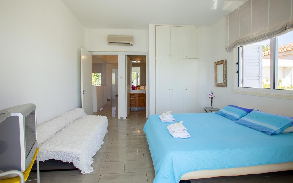 Meneou Beachfront Villa Sunset Bahçalar Oda fotoğraf