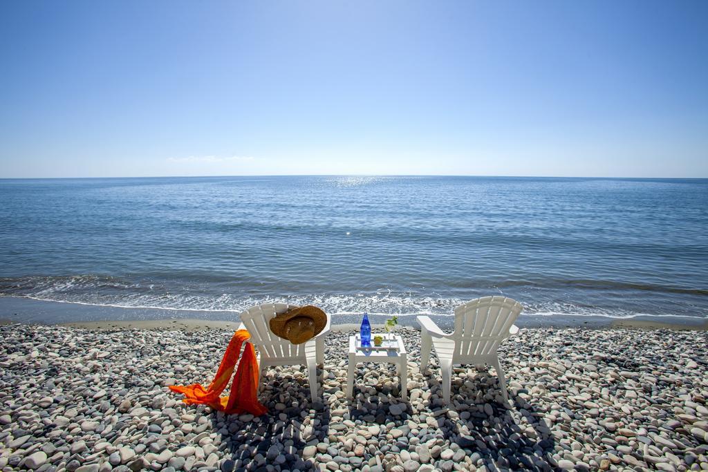 Meneou Beachfront Villa Sunset Bahçalar Oda fotoğraf