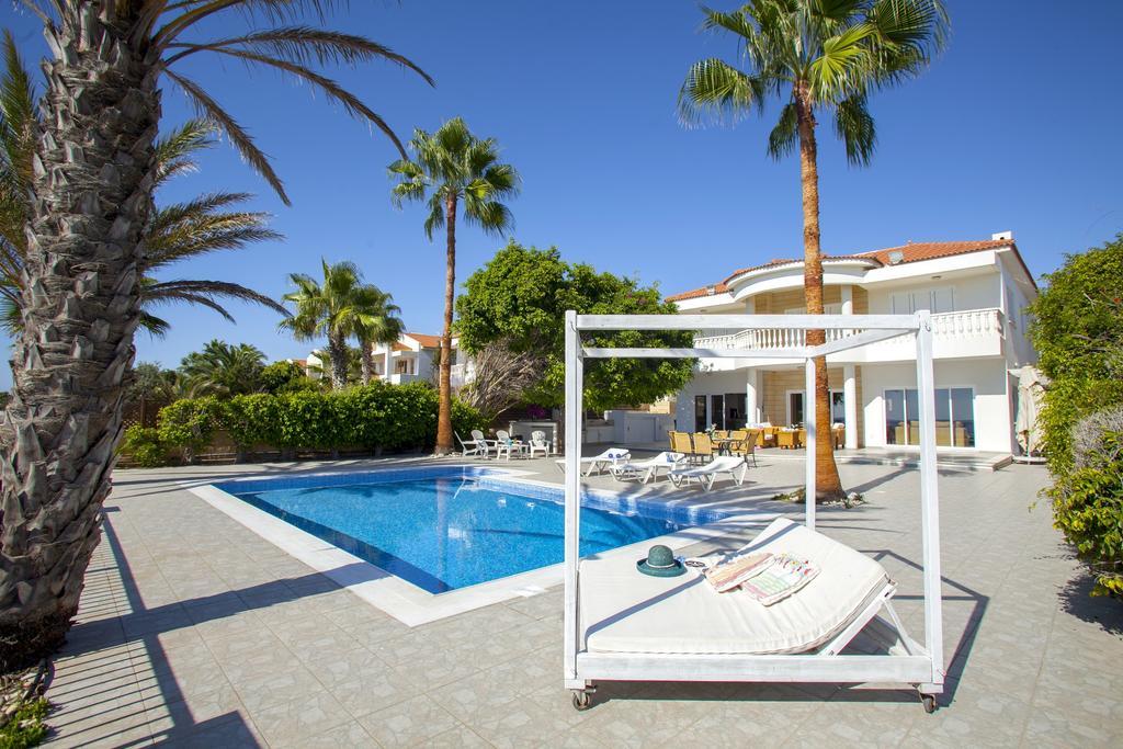 Meneou Beachfront Villa Sunset Bahçalar Dış mekan fotoğraf