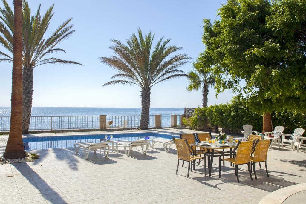 Meneou Beachfront Villa Sunset Bahçalar Oda fotoğraf