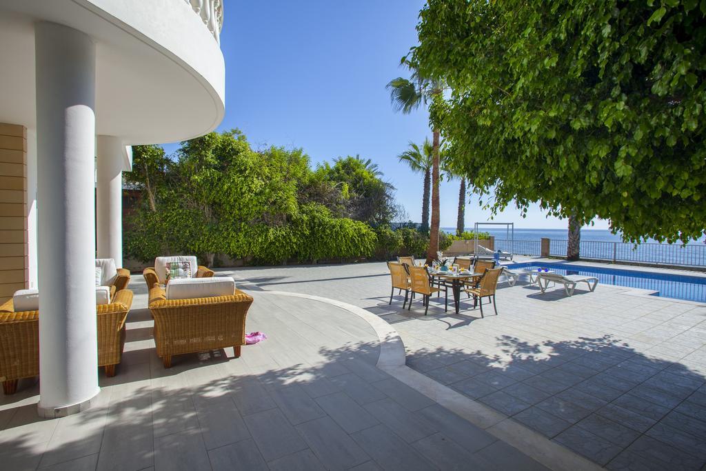 Meneou Beachfront Villa Sunset Bahçalar Oda fotoğraf